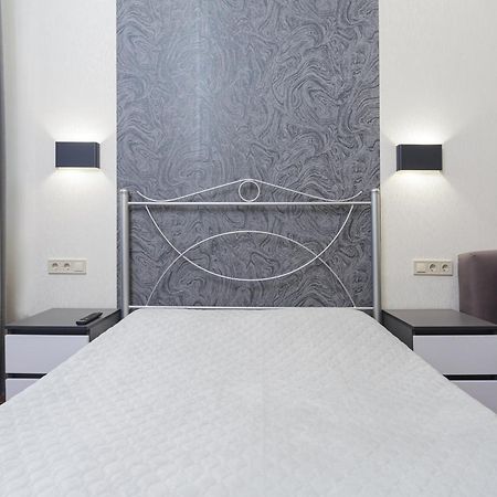 Apartment Zhukovskogo 17 Odessa Dış mekan fotoğraf