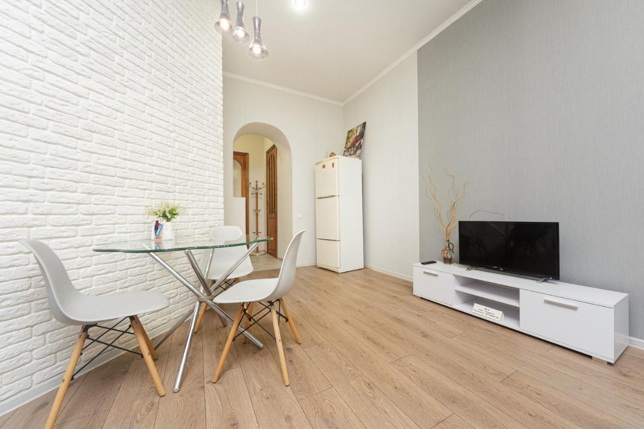 Apartment Zhukovskogo 17 Odessa Dış mekan fotoğraf