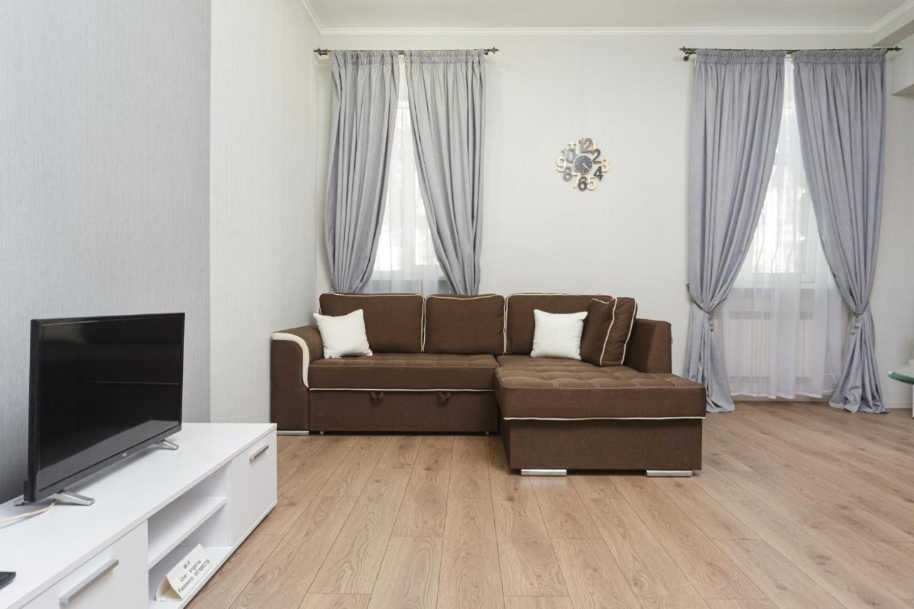 Apartment Zhukovskogo 17 Odessa Dış mekan fotoğraf
