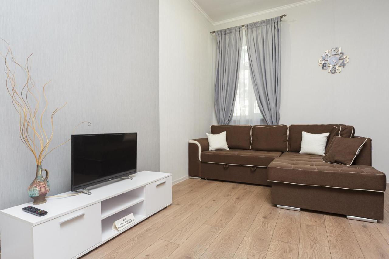 Apartment Zhukovskogo 17 Odessa Dış mekan fotoğraf