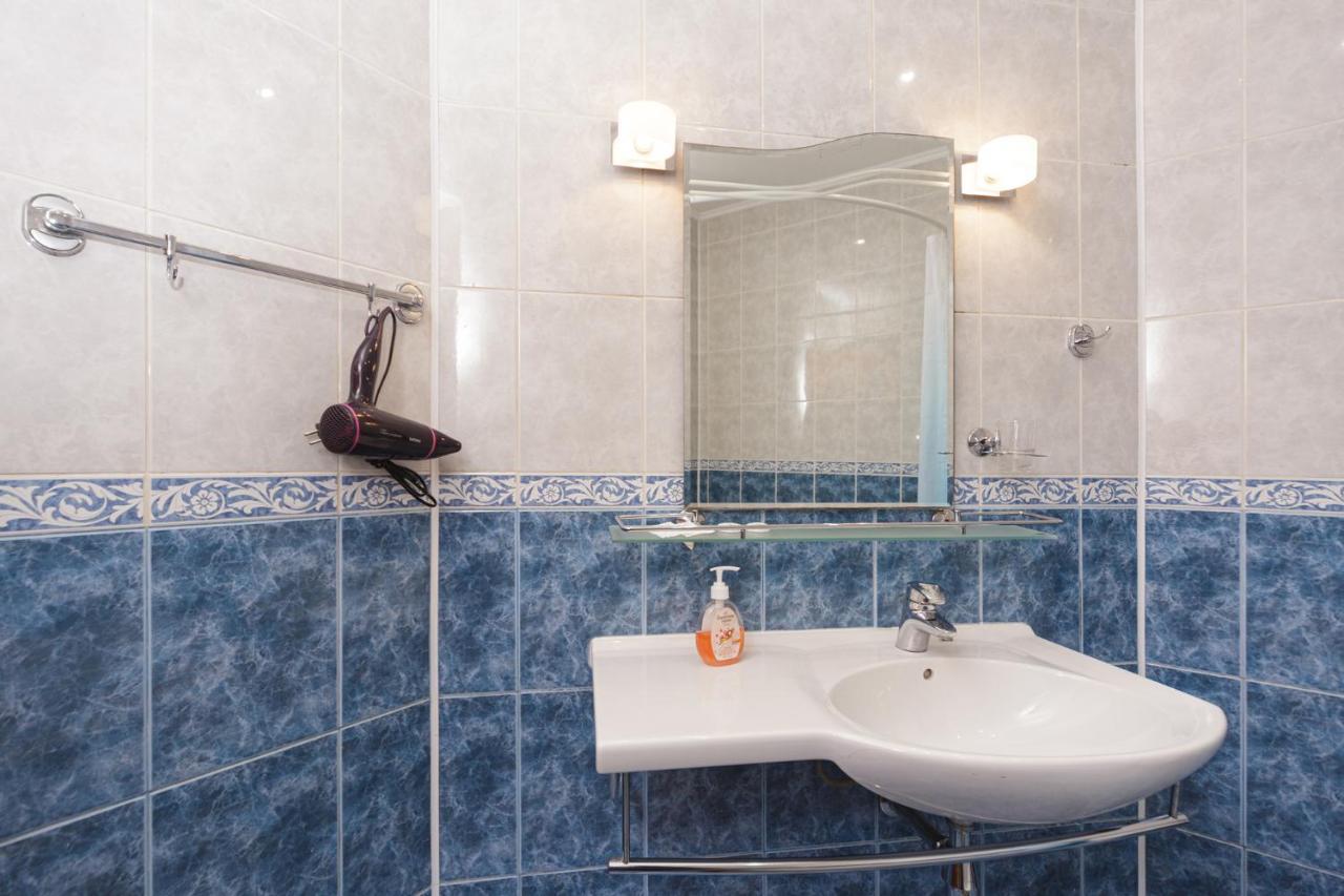 Apartment Zhukovskogo 17 Odessa Dış mekan fotoğraf