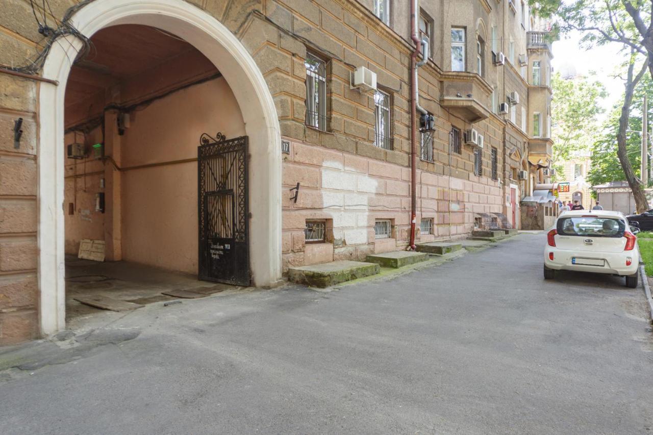 Apartment Zhukovskogo 17 Odessa Dış mekan fotoğraf