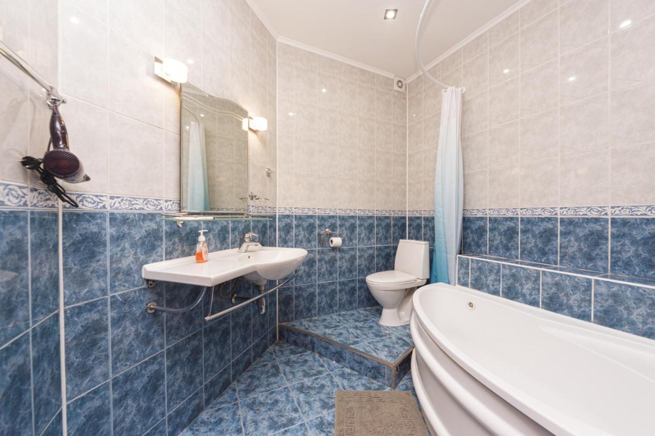 Apartment Zhukovskogo 17 Odessa Dış mekan fotoğraf